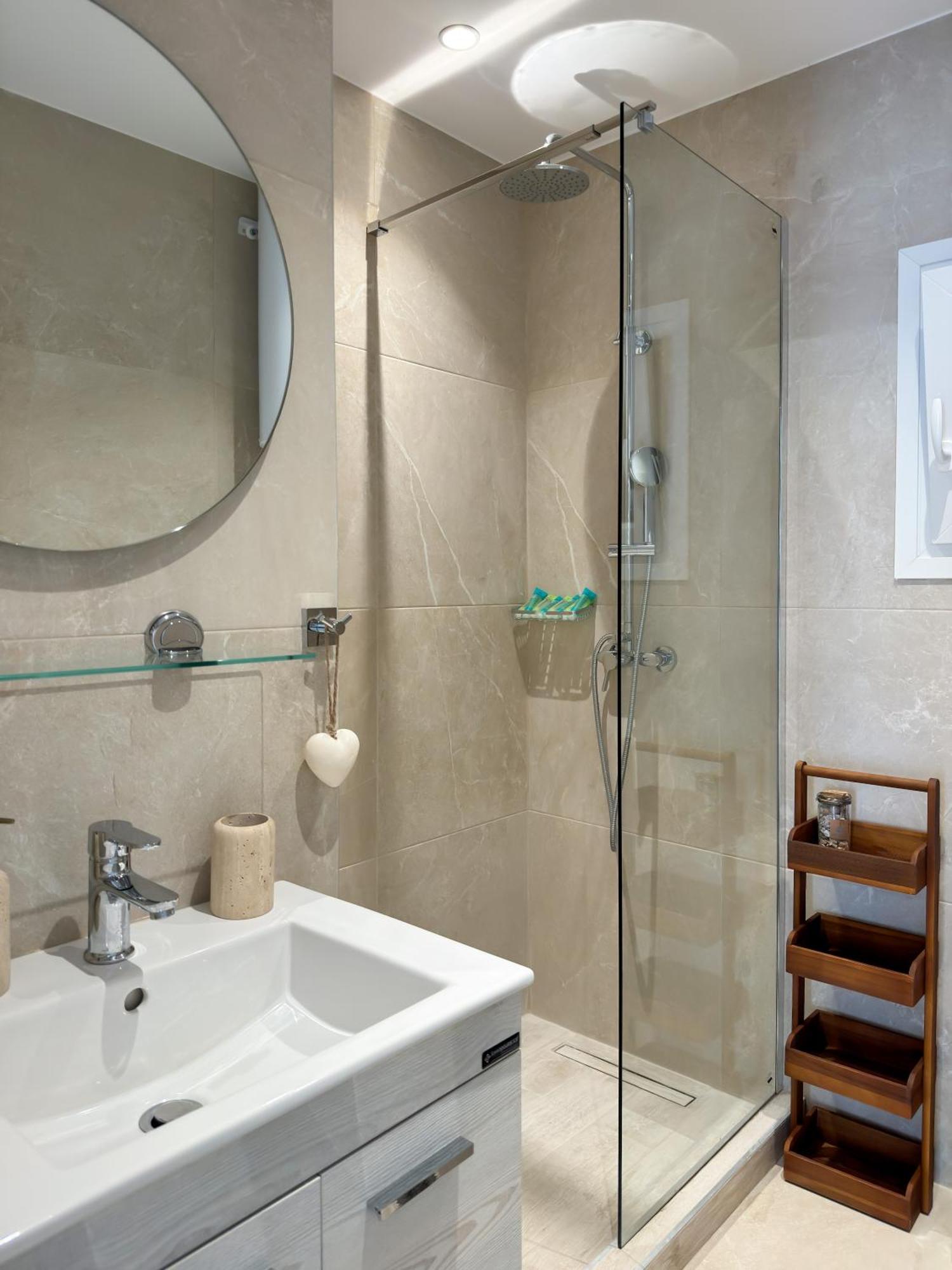Luxury Downtown Apartment Guya 塞萨洛尼基 外观 照片